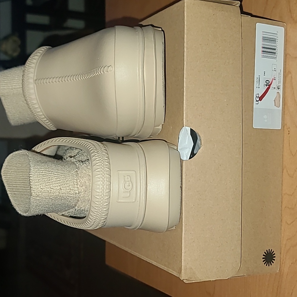 UGG tasman x